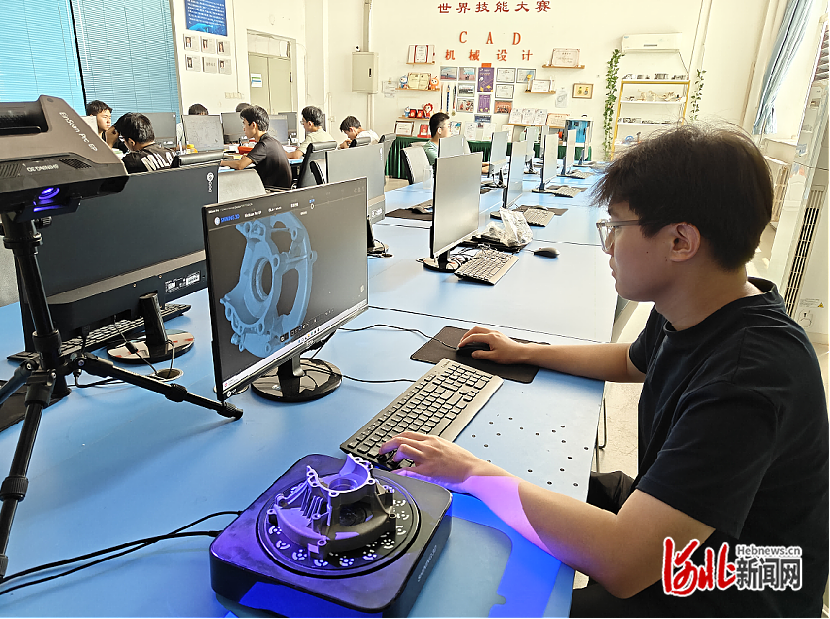 src, 为了突破, 鹏定制了